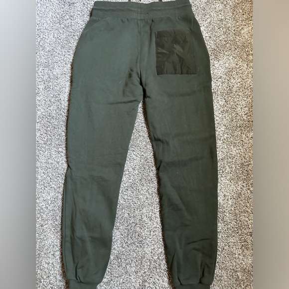 Don’t fit me anymore - Picture 3 of 3